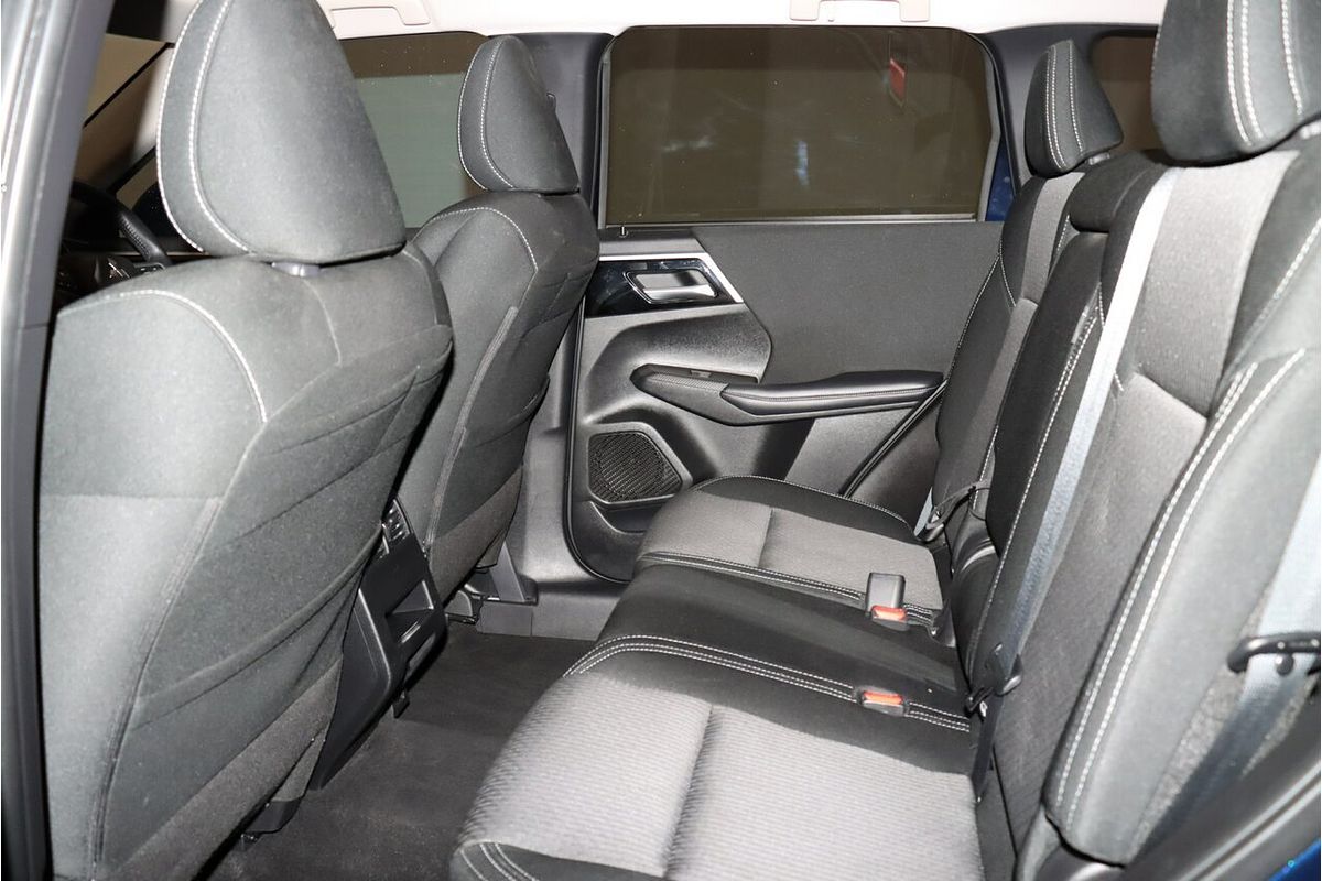 2023 Mitsubishi Outlander LS ZM