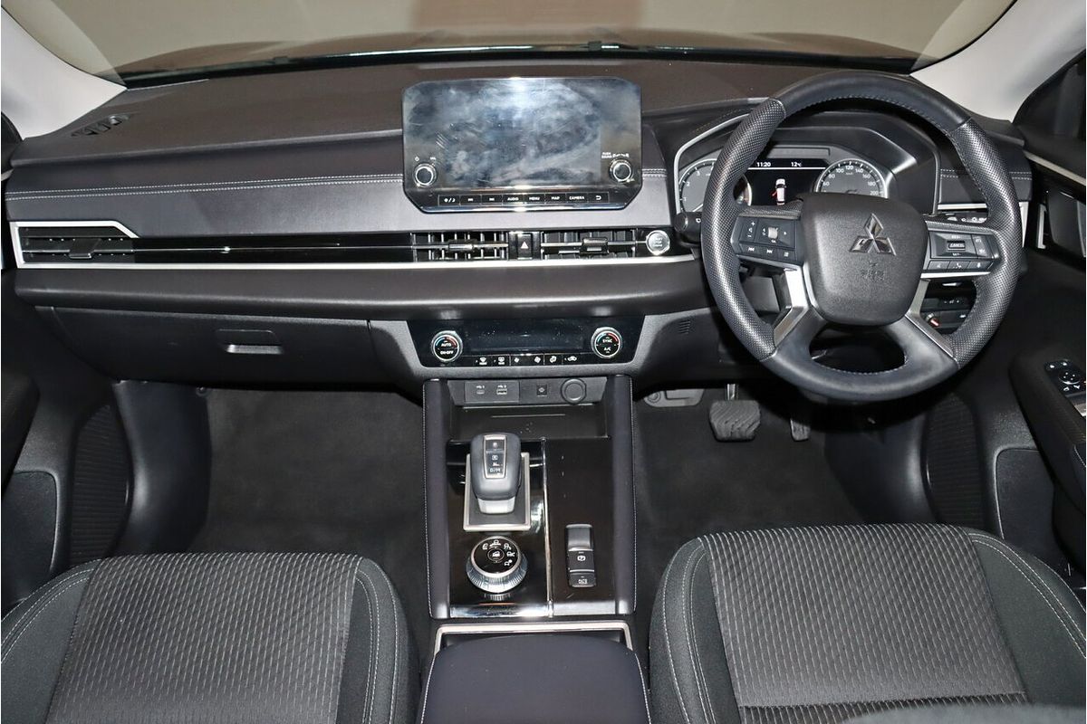 2023 Mitsubishi Outlander LS ZM