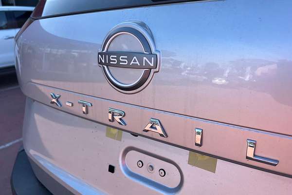 2024 Nissan X-TRAIL ST T33