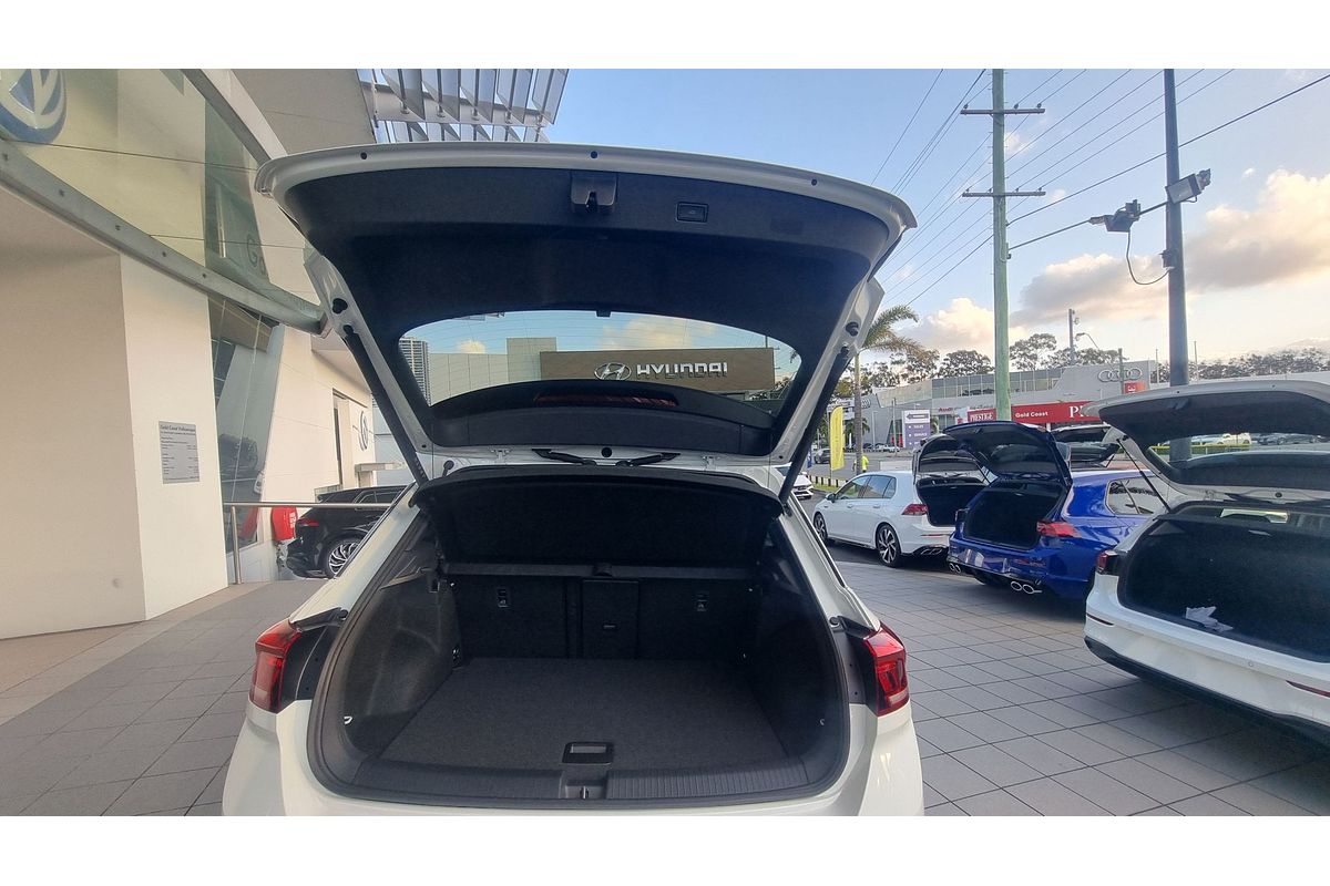 2024 Volkswagen T-Roc 140TSI R-Line D11