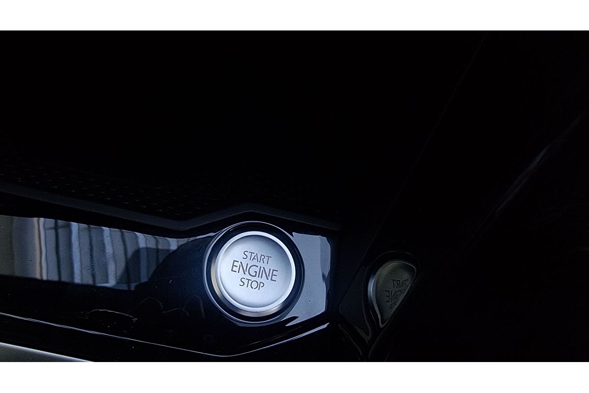 2024 Volkswagen T-Roc 140TSI R-Line D11