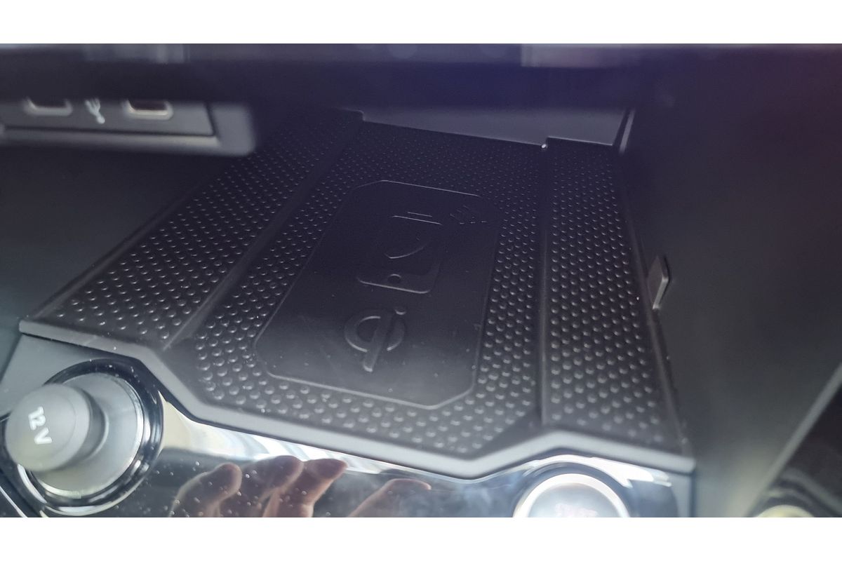 2024 Volkswagen T-Roc 140TSI R-Line D11