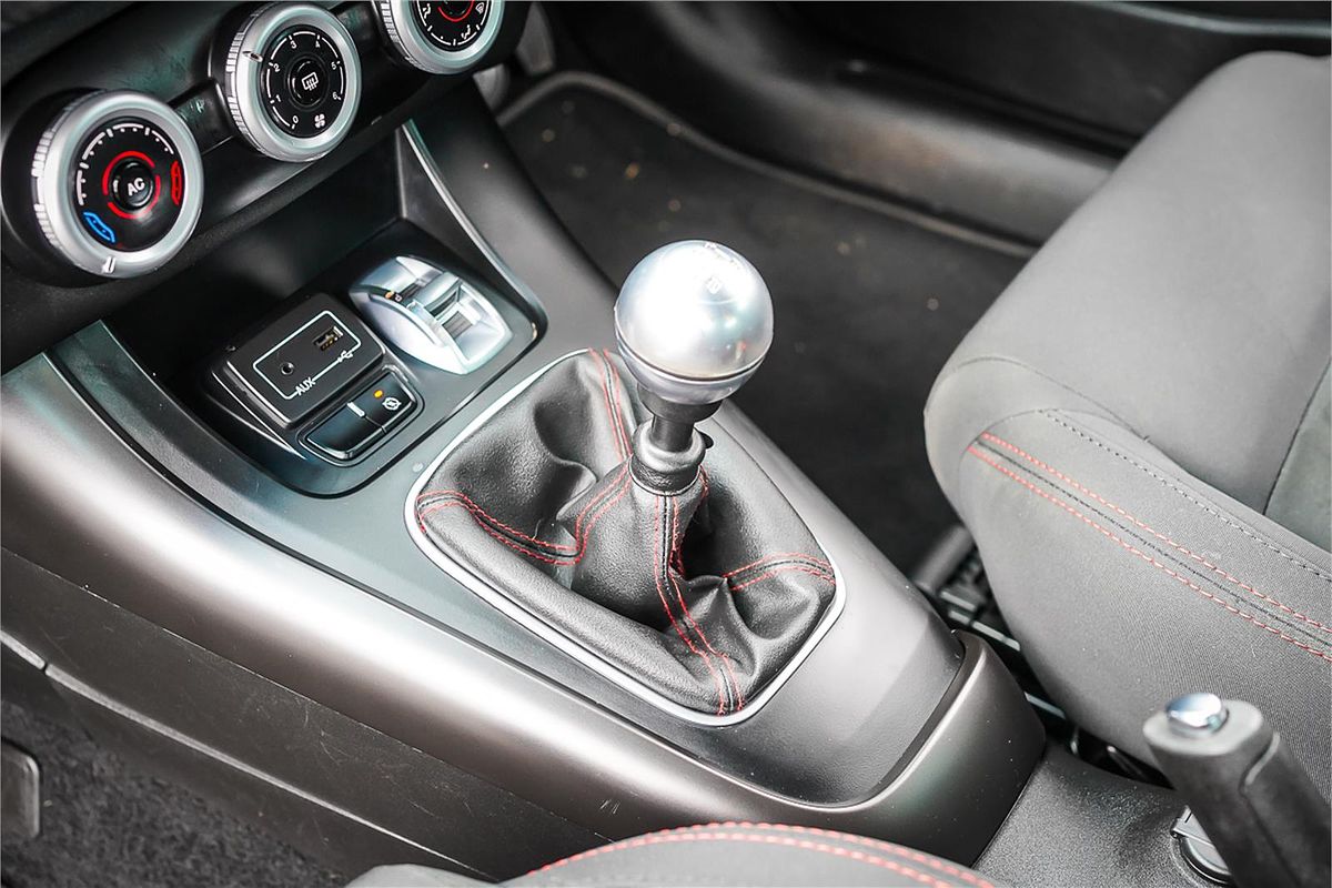 2015 Alfa Romeo Giulietta Sprint Series 1