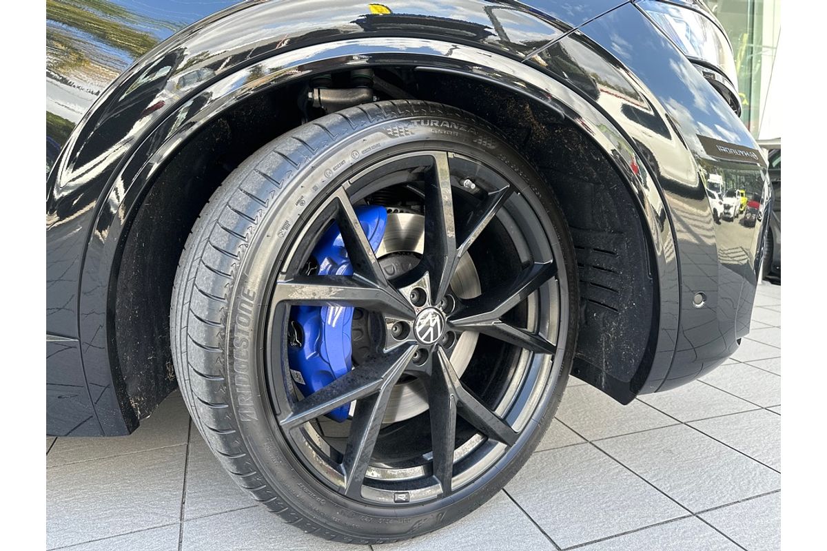 2023 Volkswagen Touareg R RC