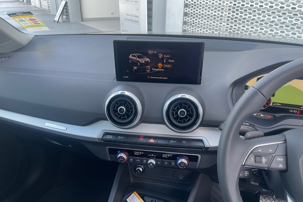 2024 Audi Q2 40 TFSI S line GA