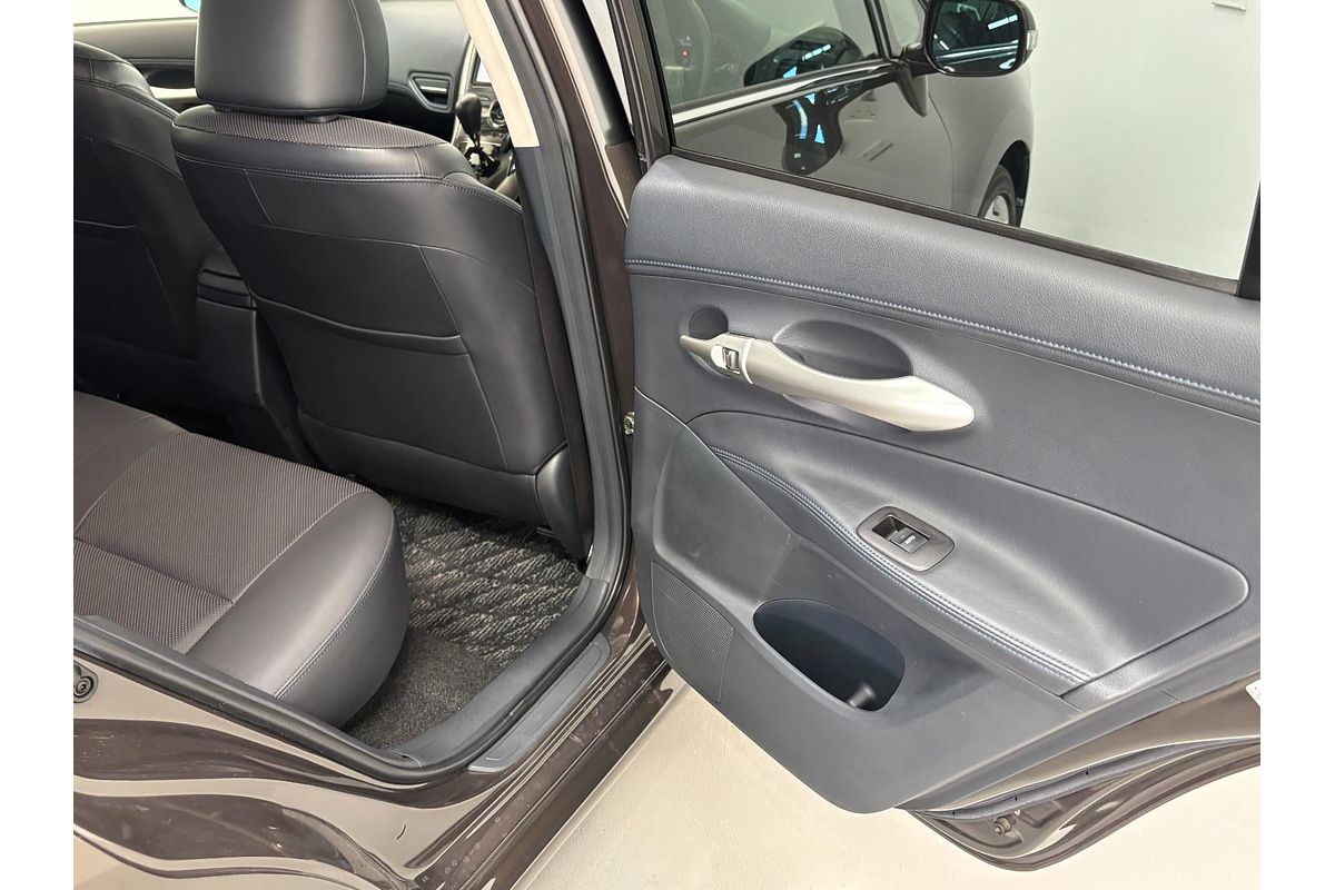 2011 Toyota BLADE MASTER G GRE156