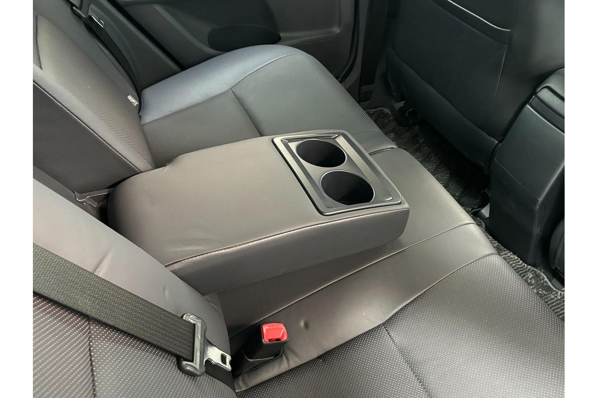 2011 Toyota BLADE MASTER G GRE156