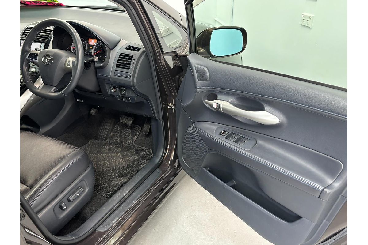 2011 Toyota BLADE MASTER G GRE156