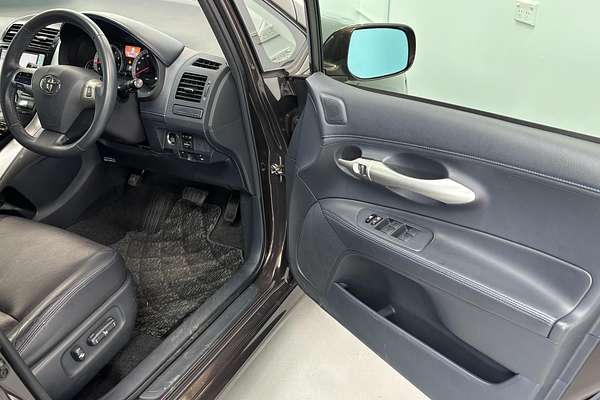 2011 Toyota BLADE MASTER G GRE156