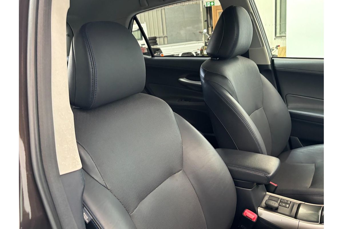 2011 Toyota BLADE MASTER G GRE156