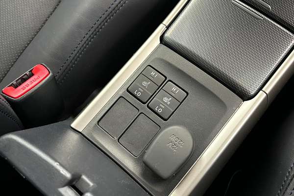 2011 Toyota BLADE MASTER G GRE156