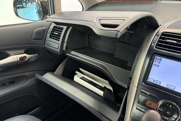 2011 Toyota BLADE MASTER G GRE156