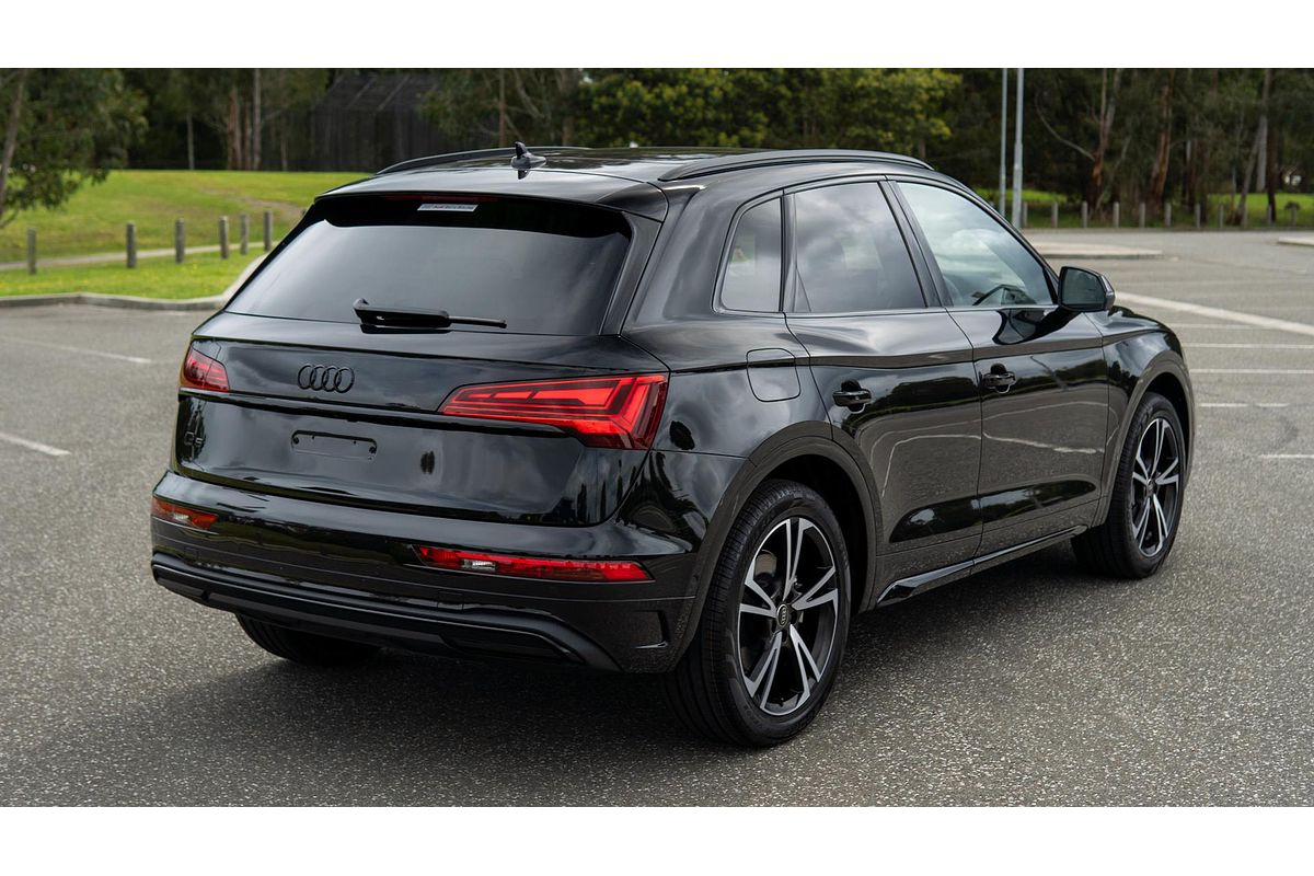 2024 Audi Q5 35 TDI Dynamic Black FY