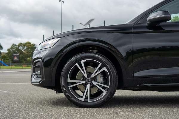 2024 Audi Q5 35 TDI Dynamic Black FY