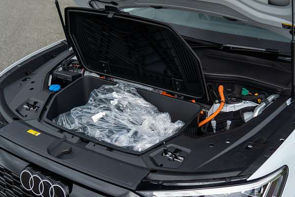 2024 Audi Q8 e-tron 50 GE