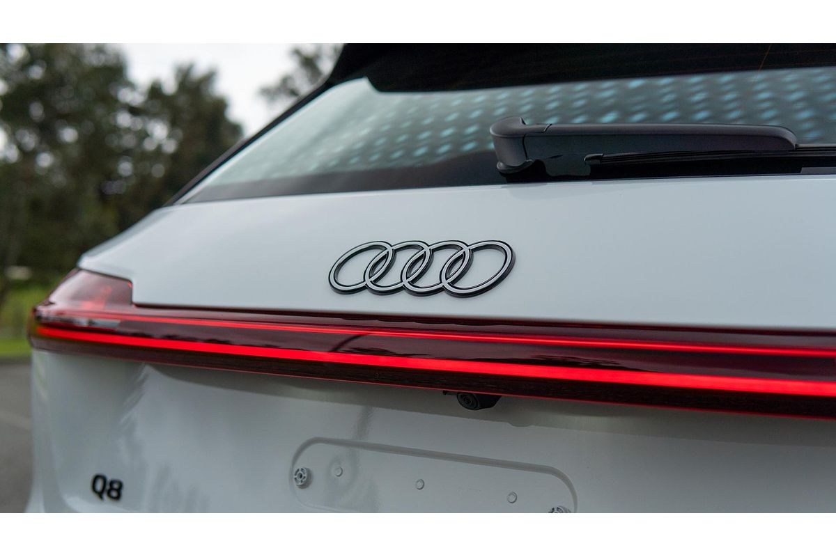 2024 Audi Q8 e-tron 50 GE
