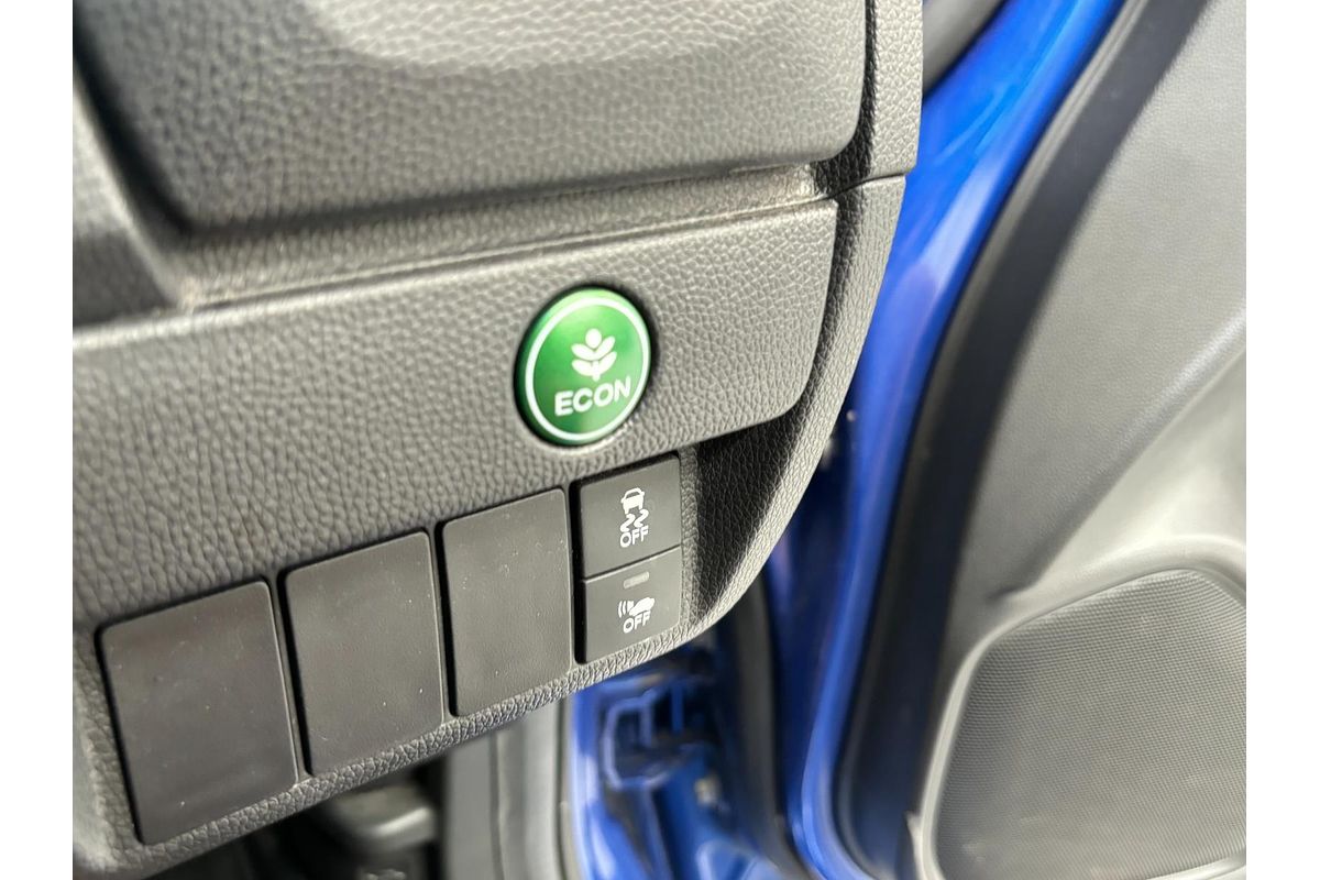 2014 Honda FIT Hybrid GP5
