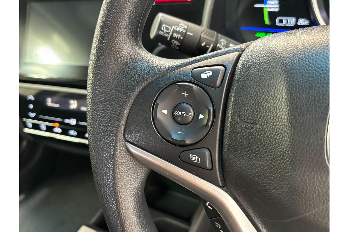 2014 Honda FIT Hybrid GP5
