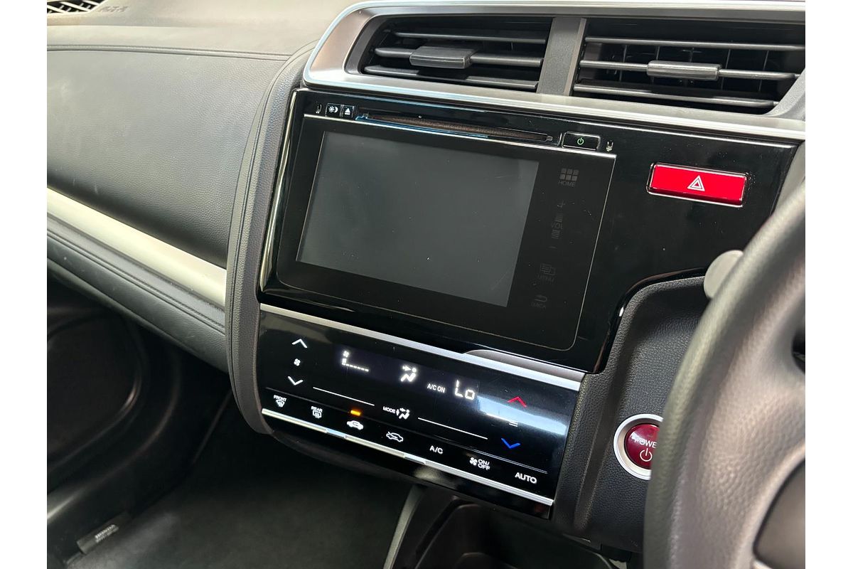 2014 Honda FIT Hybrid GP5