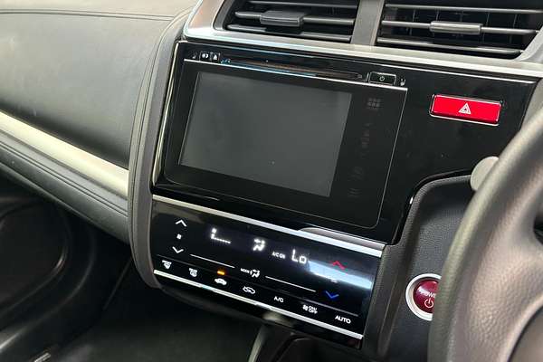 2014 Honda FIT Hybrid GP5