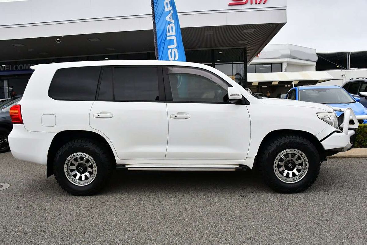 2014 Toyota Landcruiser GXL VDJ200R