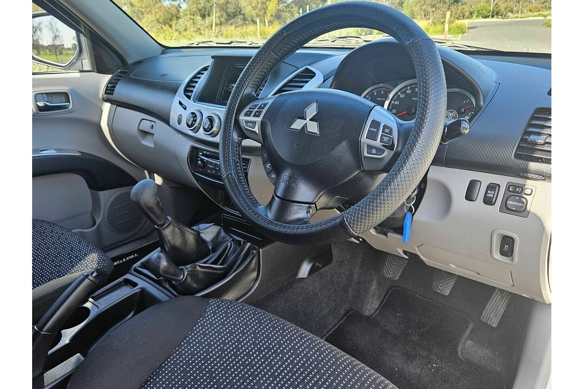 2013 Mitsubishi Triton GLX-R (4x4) MN MY13 4X4