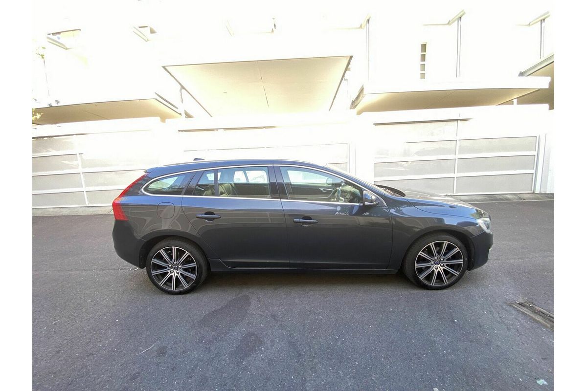 2017 Volvo V60 D4 Luxury