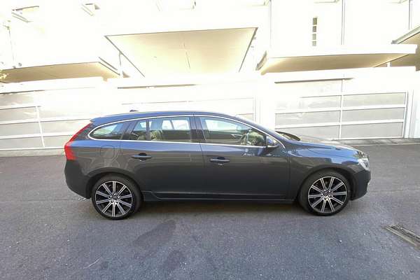 2017 Volvo V60 D4 Luxury
