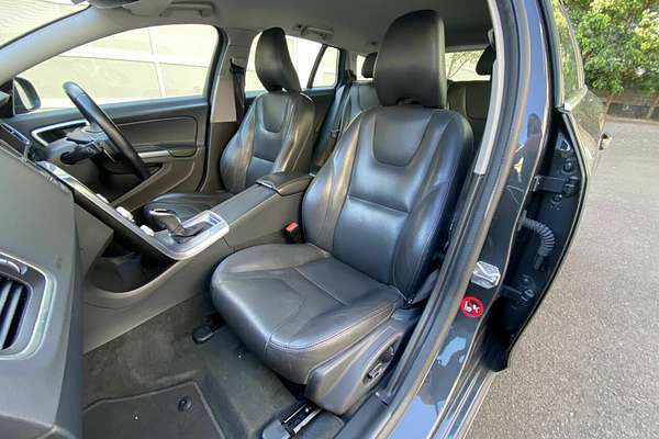 2017 Volvo V60 D4 Luxury