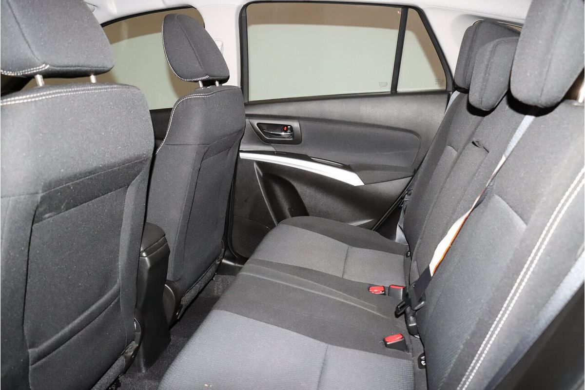 2014 Suzuki S-Cross GLX JY