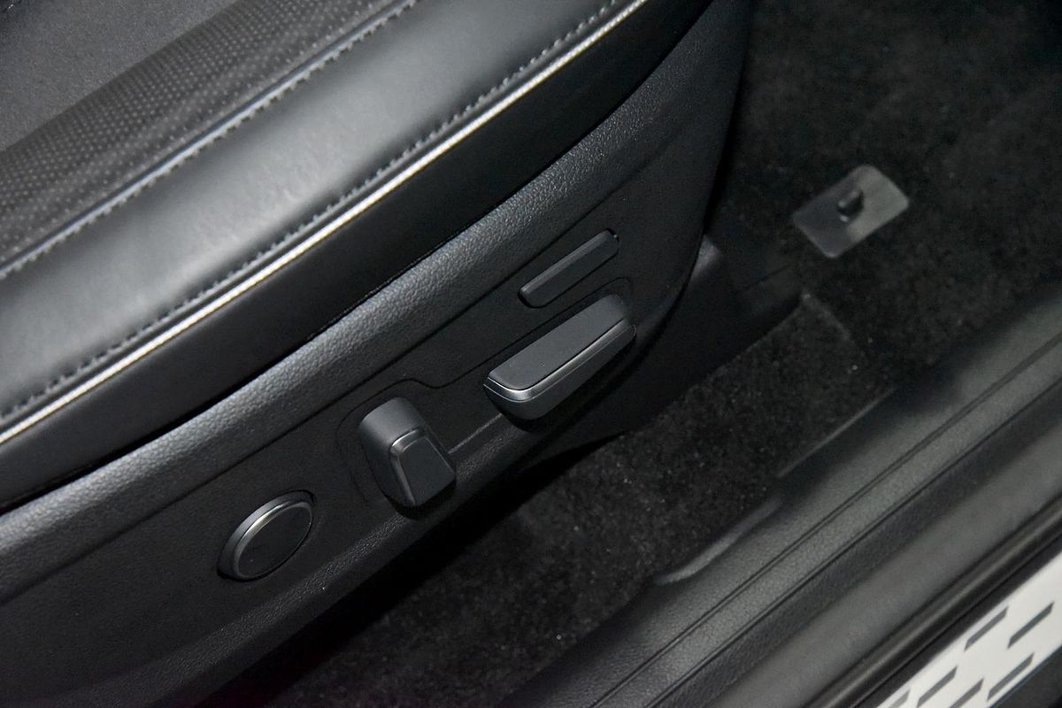 2024 Hyundai Palisade Calligraphy Black Ink LX2.V5