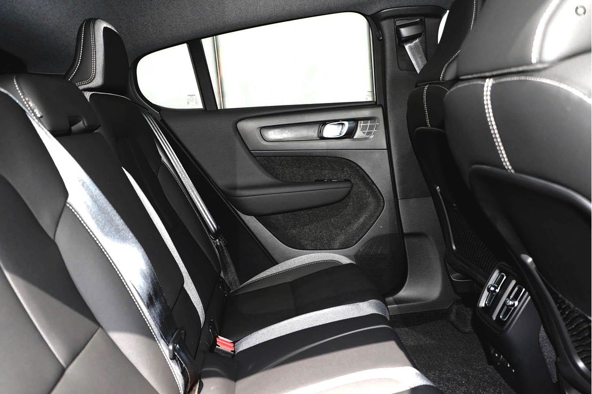 2024 Volvo C40 Recharge Twin