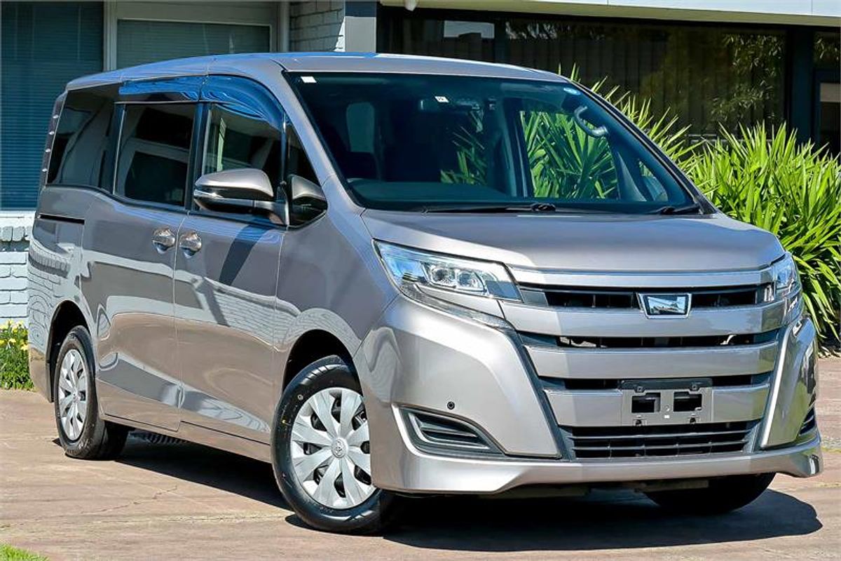 2018 Toyota Noah Welcab ZRR80