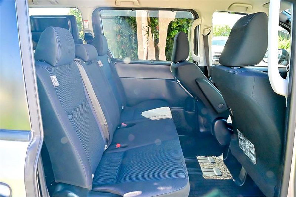 2018 Toyota Noah Welcab ZRR80