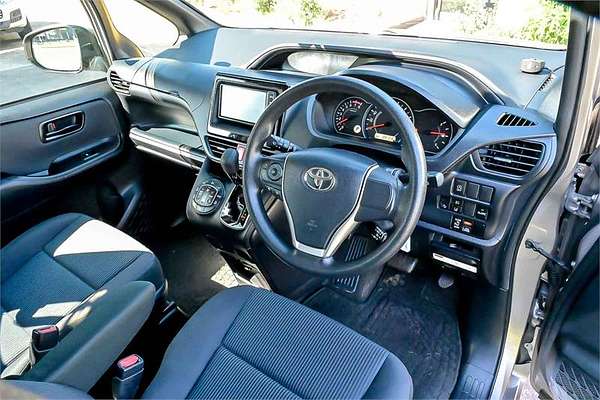 2018 Toyota Noah Welcab ZRR80