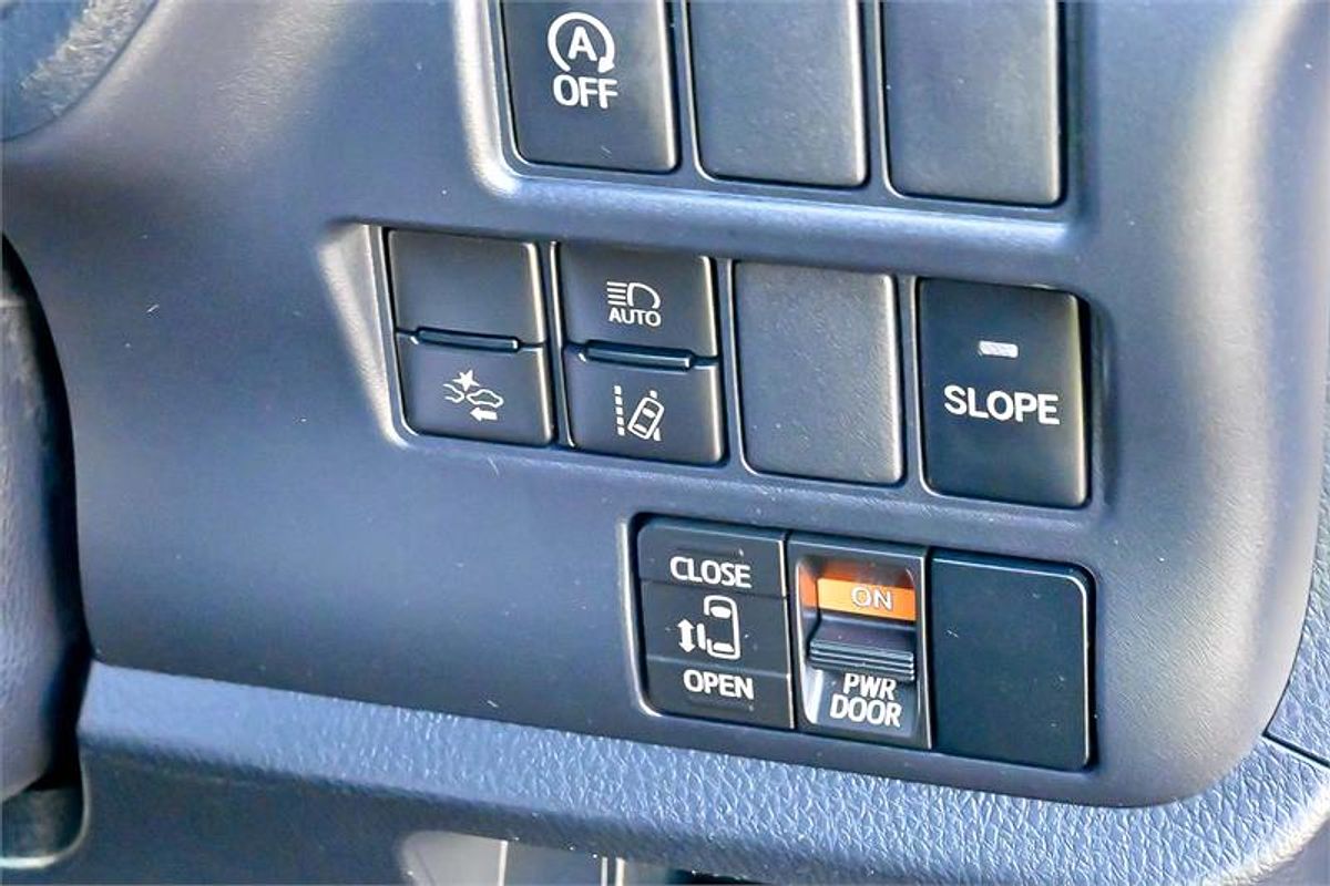 2018 Toyota Noah Welcab ZRR80