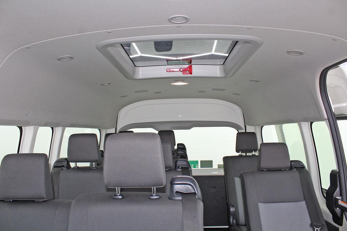 2020 Toyota Hiace Commuter GDH322R