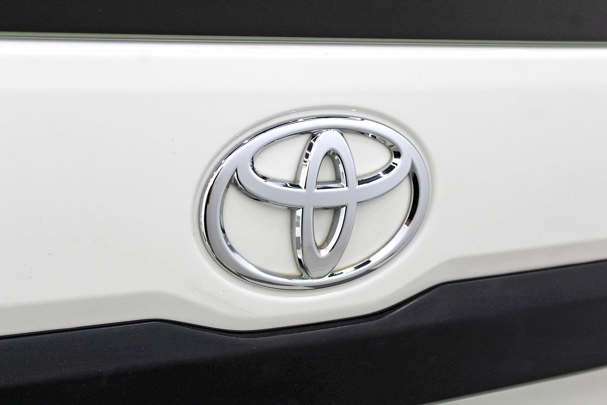 2020 Toyota Hiace Commuter GDH322R
