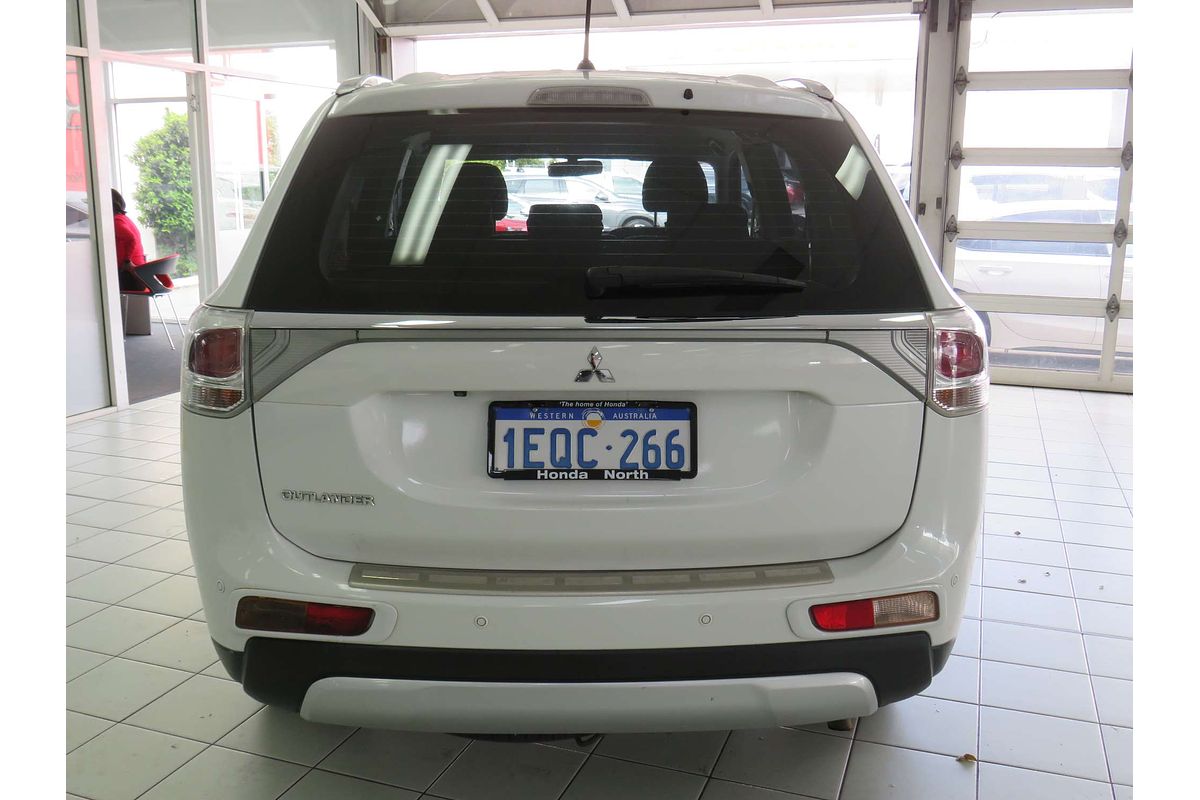 2014 Mitsubishi Outlander ES ZJ