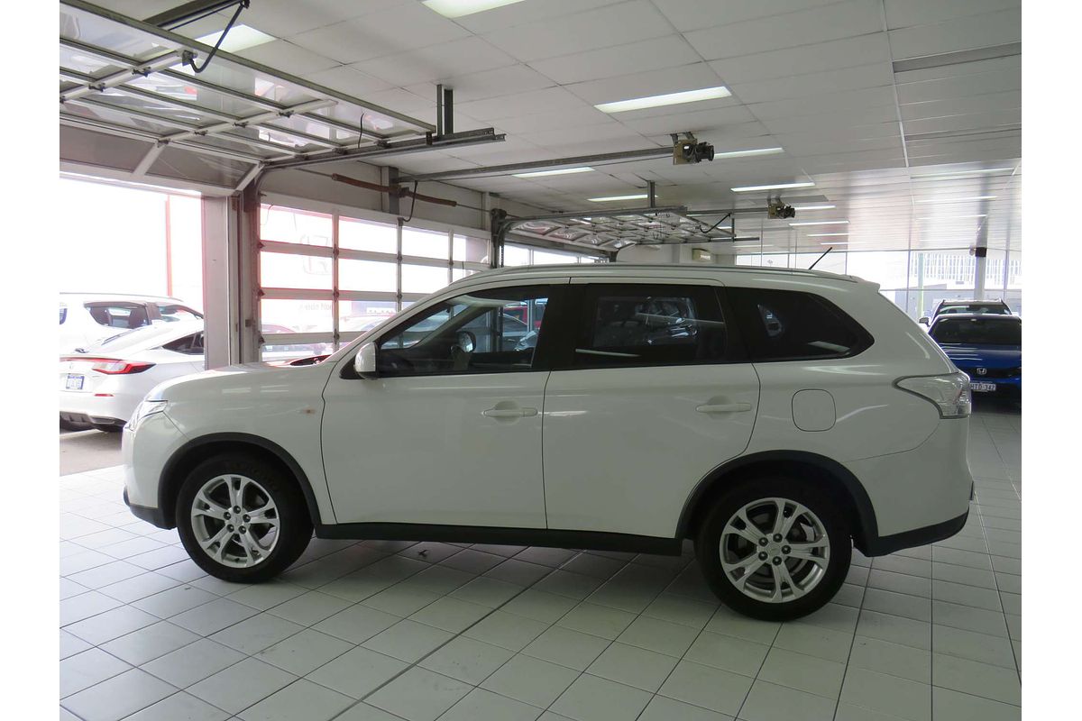 2014 Mitsubishi Outlander ES ZJ