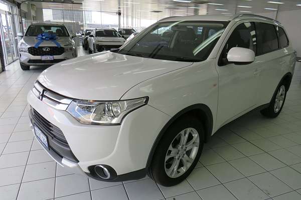 2014 Mitsubishi Outlander ES ZJ