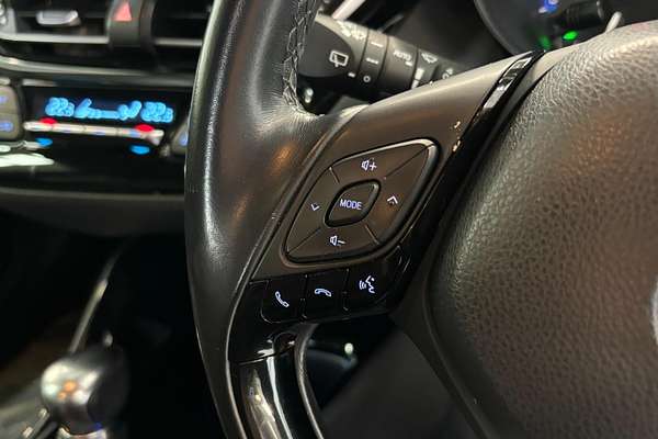 2017 Toyota C-HR Hybrid G ZYX10