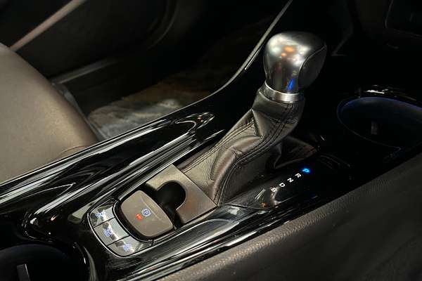 2017 Toyota C-HR Hybrid G ZYX10