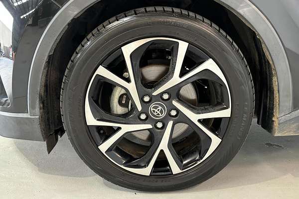 2017 Toyota C-HR Hybrid G ZYX10
