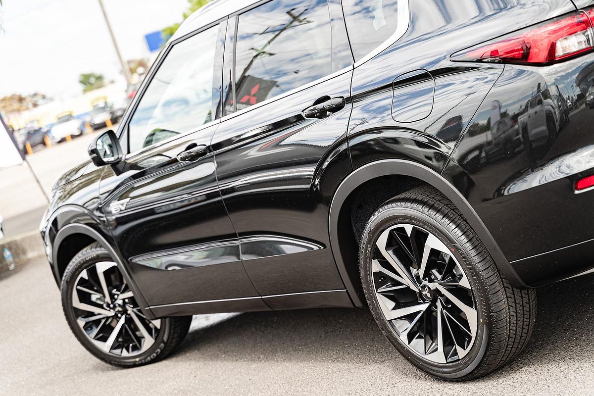 2024 Mitsubishi Outlander PHEV Exceed Tourer ZM