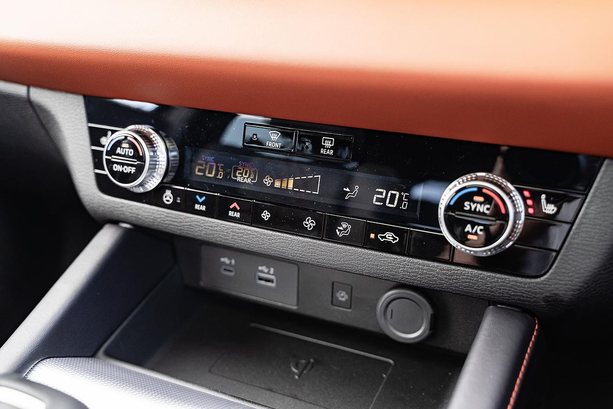 2024 Mitsubishi Outlander PHEV Exceed Tourer ZM