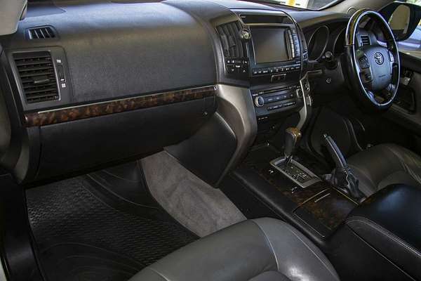 2008 Toyota Landcruiser Sahara VDJ200R