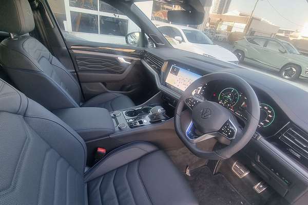 2024 Volkswagen Touareg R RC