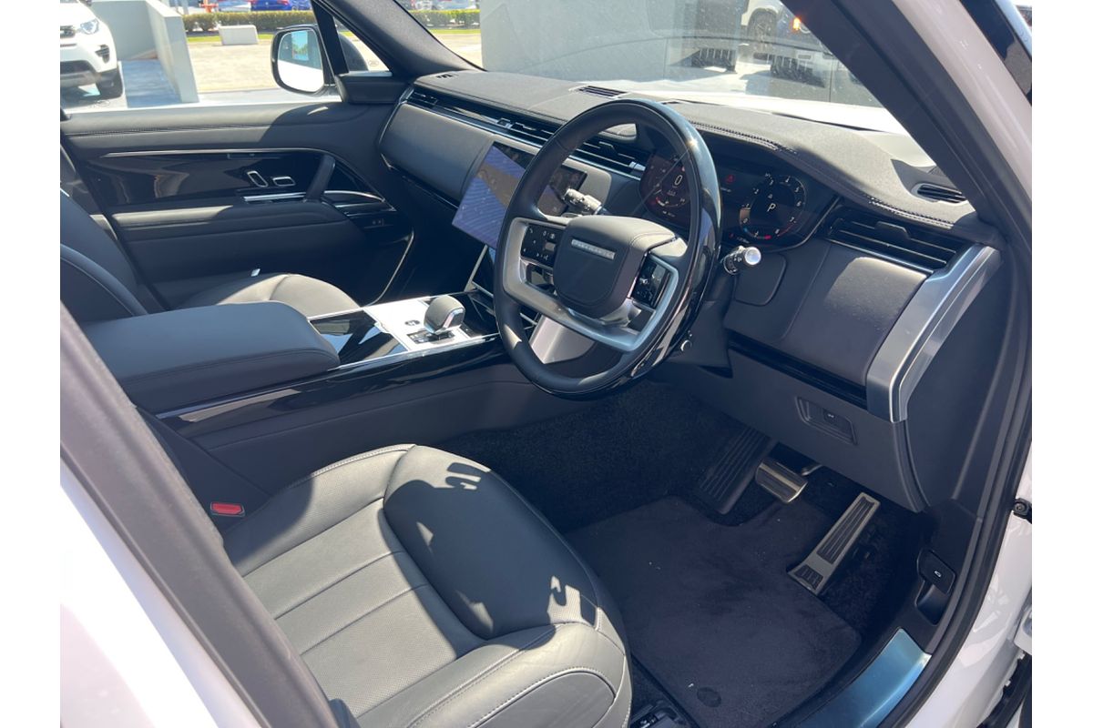 2024 Land Rover Range Rover P530 HSE L460