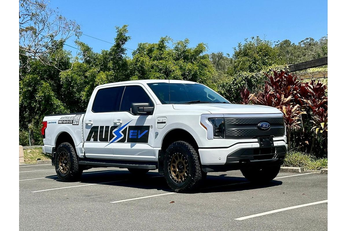 2023 Ford F-150 Lightning XLT 4X4